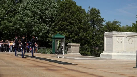 Change of Honor Guard  at the Tomb of the Unknown Soldier in Arlington Cemetery. Stock Footage 116653925