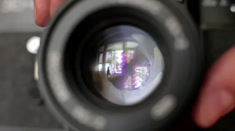 Changing the aperture on the lens Video stock 51859644