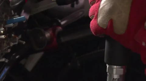 Changing gears while revving v8 racecar engine. Stock-Footage 59646884