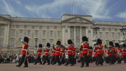 Changing the guard at Buckingham Palace Stock Footage