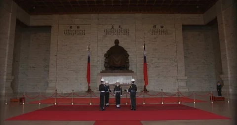 Changing of the guard at the  Chiang Kai-Shek Memorial Hall Stock Footage 90659915