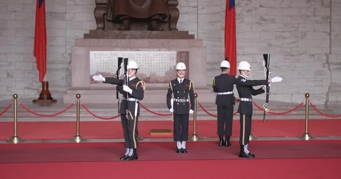 Changing of the guard at the  Chiang Kai-Shek Memorial Hall Stock Footage 90663733