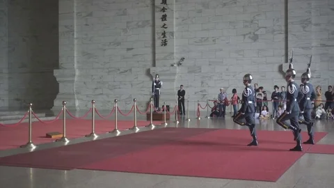 The changing of the guards ceremony at the Chiang Kai-Shek Memorial Hall. Video stock 76419942