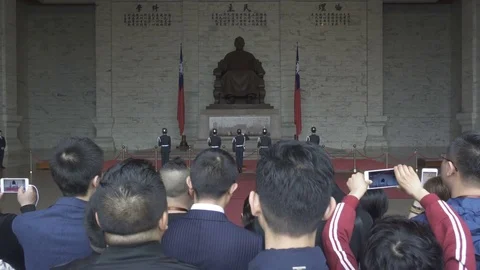 The changing of the guards ceremony at the Chiang Kai-Shek Memorial Hall. Stock Footage 76419984