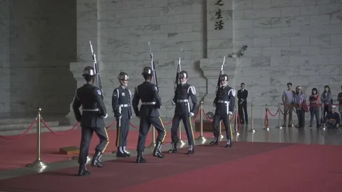 The changing of the guards ceremony at the Chiang Kai-Shek Memorial Hall. Stock Footage 76422377