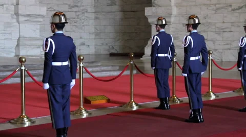 Changing of the Guards at Chiang Kai-Shek Memorial Hall. HD 스톡 동영상 49109234