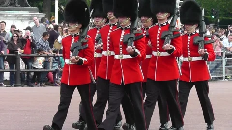 Changing of the guards - closeup of guards with weapons Stock-Footage 40269030