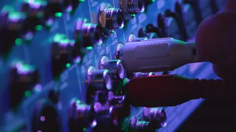 Changing jacks in a console. Video stock 22497609