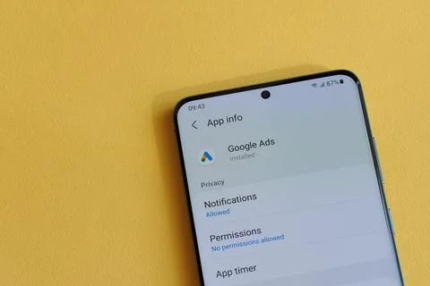 Changing privacy setting in google ads app Stock Photos