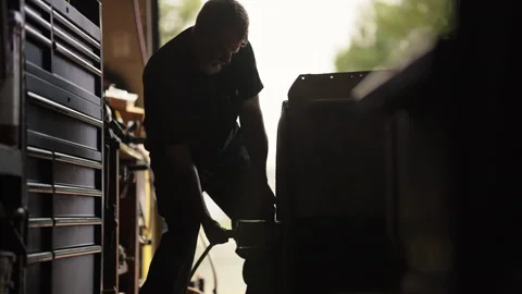Changing tire on truck Stock Footage 288629784