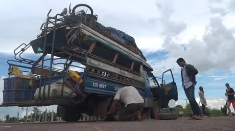 Changing wheel in Laos Video stock 12270697
