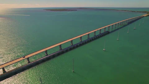 Channel #5 Bridge 動画素材 172300835