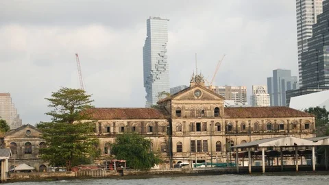 Chao Praya River &amp; Old Customs Building/Bangkok Stock-Footage 107978795