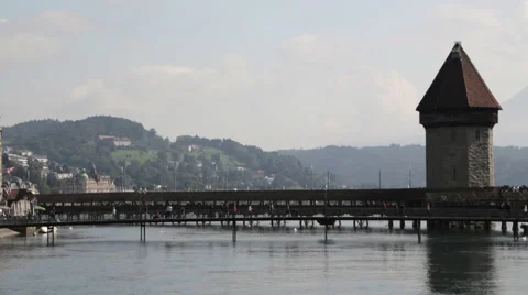 Chapel Bridge in Lucerne Vídeo Stock 54541093