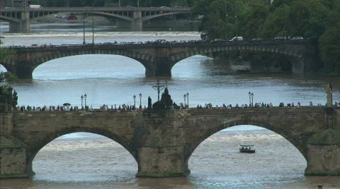 Charles bridge with flood Stock Footage 837343
