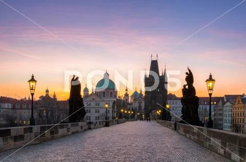 Charles Bridge (Karluv Most) and Old Town Tower, the most beautiful bridge .. Stock Photos