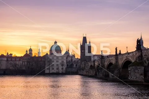 Charles Bridge (Karluv Most) and Old Town Tower, the most beautiful bridge .. Stock Photos