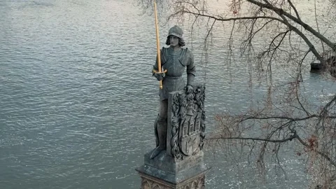 Charles Bridge statues 4 Video stock 319383782