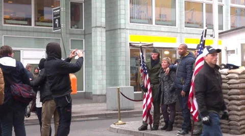 Charlie checkpoint berlin Stock Footage 33323841