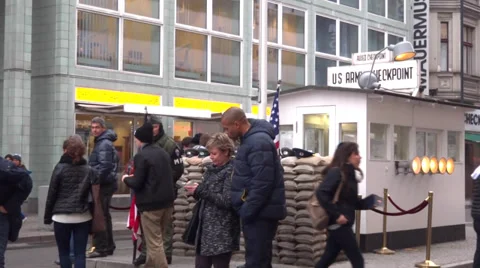 Charlie checkpoint berlin Stock-Footage 33334163