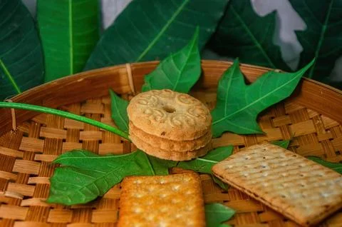 A charming arrangement of assorted biscuits and crackers, showcasing variou.. Stock-Fotos