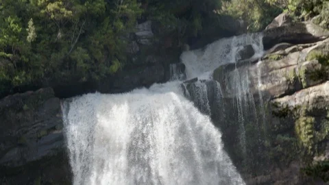 Charming Creek Waterfall #3 Vídeos de archivo 86512866