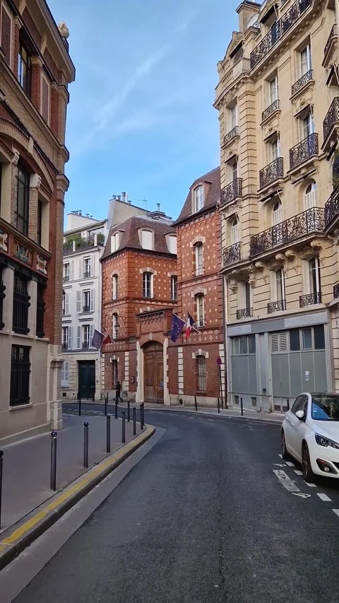 A charming Parisian corner with unique patterned buildings. Classic Haussmann-st Stock Footage 325048174