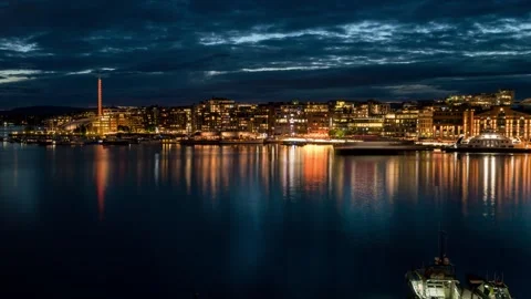 Charming waterfront timelapse of Oslo showcasing the marina and cityscape Video stock 308194554