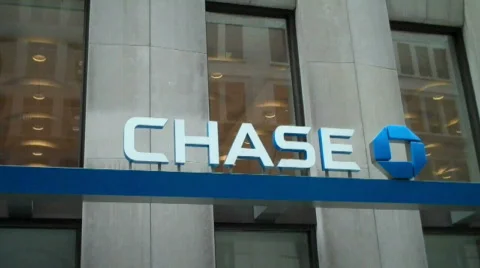 Chase Bank Pan Up 库存影片 512229