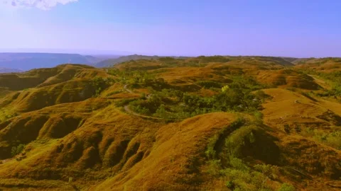Chasing horizons, running with the wind. Stock Footage 305018763