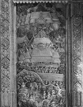 Chasing on silver Chasing on silver with a plot Thai folklore Copyright: x... Fotos Stock
