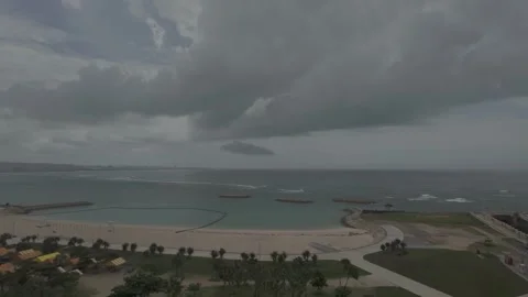 Chatan_Okinawa_TsunamiWarning_PanLeft_EmptyBeach_20250730 Stock Footage 325677586