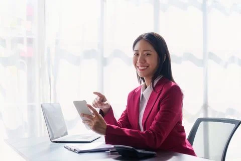 Chatbot Chat with AI, Artificial Intelligence. Business woman using technology 스톡 사진