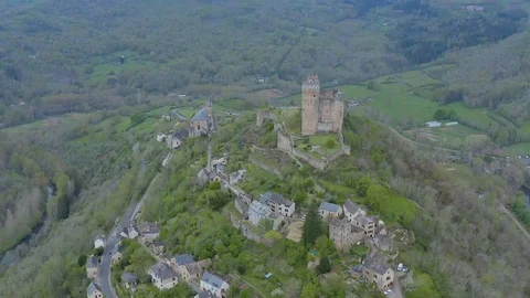 The Château de Najac (Castle of Najac) is one of a group of 23 castles Aveyron Vídeos de archivo 108634553