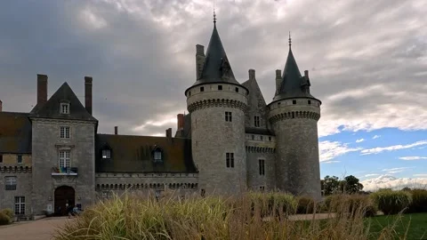Chateau at Sully Sur Loire - Front Right 스톡 동영상 219756479