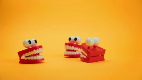 Chattering teeth Video stock 231493152