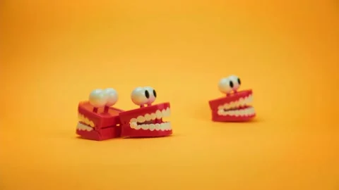 Chattering teeth Video stock 231493170