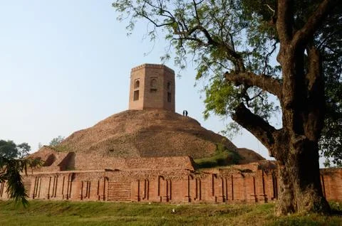 Chaukhandi stupa in sarnath with octagonal tower,uttar pradesh,india Stock Photos