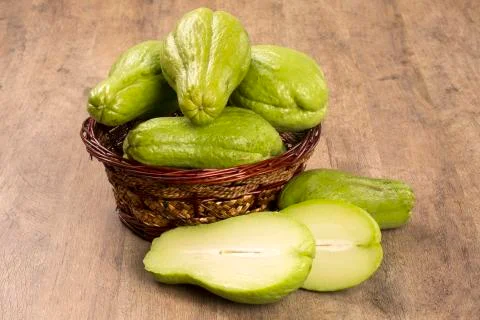 The chayote (Sechium edule) is a vegetable native to south america. Fotos Stock