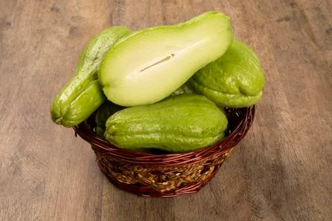 The chayote (Sechium edule) is a vegetable native to south america. Foto stock