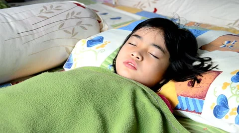 Check the rhythm of the heart. Stock-Footage 46433782