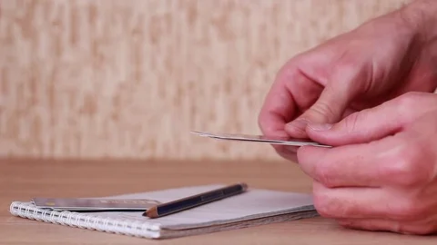 Checking discount cards Vídeo Stock 83534068