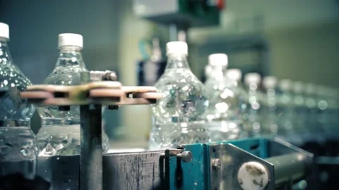 Checking the integrity of a bottle or gallon on special equipment Vidéo 149603571