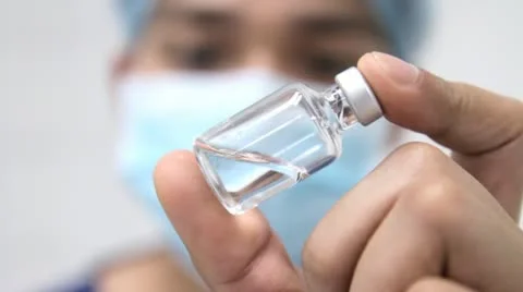 Checking The Medicine 库存影片 22007600