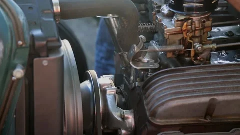 Checking motor in 1930 Ford Model A Coupe hot rod Vídeos de archivo 95808487