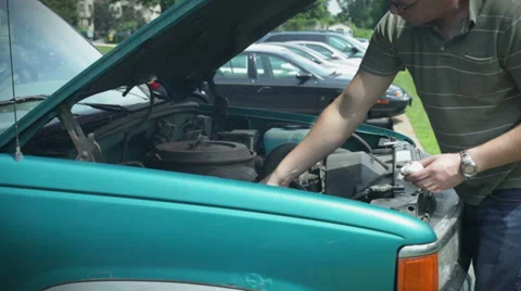 Checking oil Stock-Footage 33640603