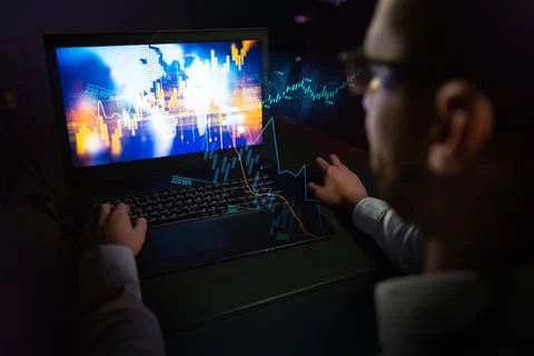 Checking price chart on digital exchange. Forex trading agency worker agent Foto stock