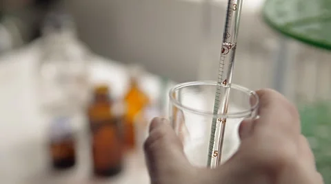 Checking the quality of drinking water Vidéo 63229637