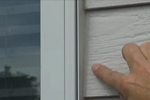 Checking Window Edges 動画素材 10708769