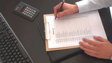 Checklist Stock Footage 85686685